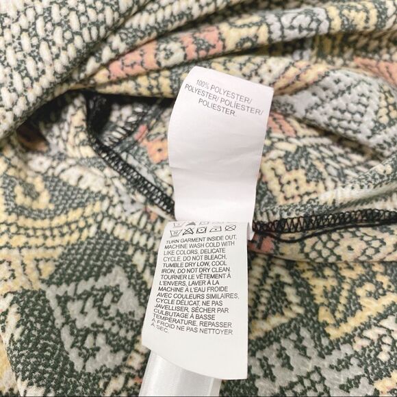 𝅺lucky Brand Cold Shoulder Aztec Printed Top - Picture 4 of 5